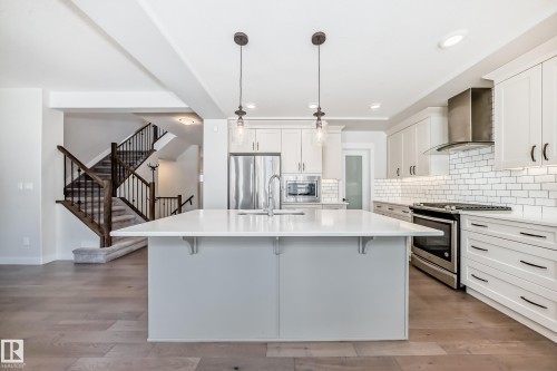 6479 Elston Loop, Edmonton, AB - Indoor Photo Showing Kitchen With Upgraded Kitchen