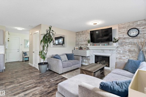 16532 140 Street, Edmonton, AB - Indoor Photo Showing Living Room With Fireplace