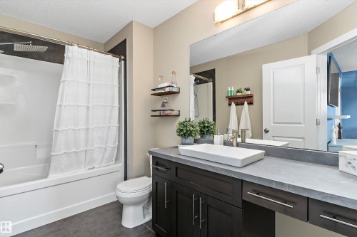 16532 140 Street, Edmonton, AB - Indoor Photo Showing Bathroom