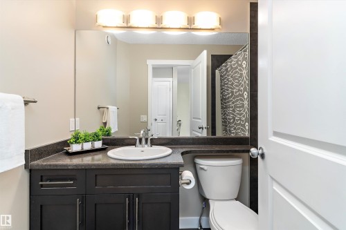 16532 140 Street, Edmonton, AB - Indoor Photo Showing Bathroom