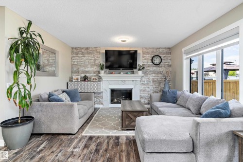 16532 140 Street, Edmonton, AB - Indoor Photo Showing Living Room With Fireplace