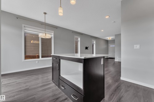 8781 Carson Way, Edmonton, AB - Indoor