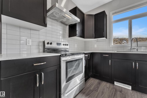 8781 Carson Way, Edmonton, AB - Indoor Photo Showing Kitchen