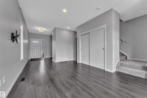 8781 Carson Way, Edmonton, AB - Indoor Photo Showing Other Room