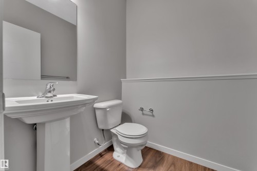 8781 Carson Way, Edmonton, AB - Indoor Photo Showing Bathroom