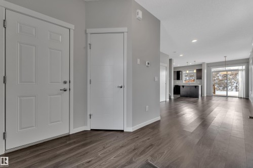8781 Carson Way, Edmonton, AB - Indoor