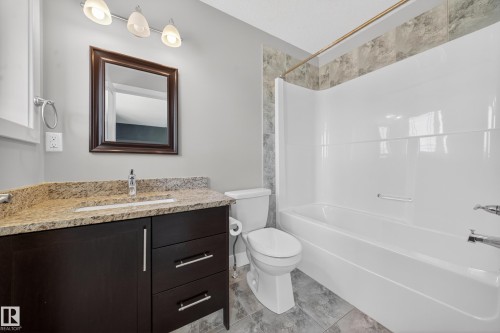 16717 60 Street, Edmonton, AB - Indoor Photo Showing Bathroom