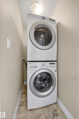 16717 60 Street, Edmonton, AB - Indoor Photo Showing Laundry Room