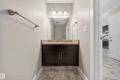 16717 60 Street, Edmonton, AB - Indoor Photo Showing Bathroom