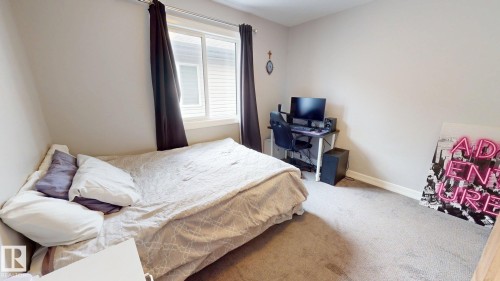 619 Hudson Road, Edmonton, AB - Indoor Photo Showing Bedroom