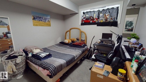 619 Hudson Road, Edmonton, AB - Indoor Photo Showing Bedroom