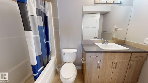 619 Hudson Road, Edmonton, AB - Indoor Photo Showing Bathroom