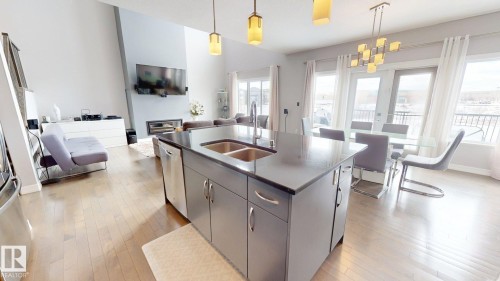 619 Hudson Road, Edmonton, AB - Indoor Photo Showing Kitchen With Double Sink
