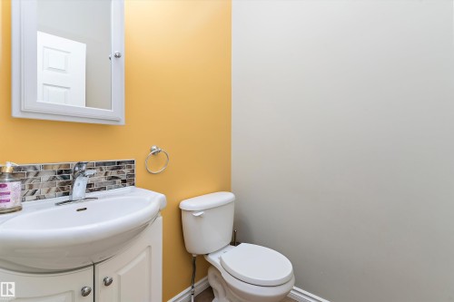 11846 125 Street, Edmonton, AB - Indoor Photo Showing Bathroom