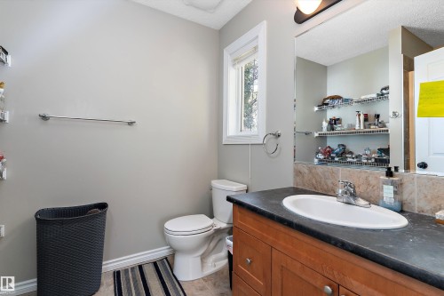 11846 125 Street, Edmonton, AB - Indoor Photo Showing Bathroom