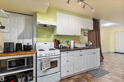 11846 125 Street, Edmonton, AB - Indoor Photo Showing Kitchen