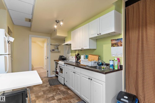 11846 125 Street, Edmonton, AB - Indoor Photo Showing Kitchen