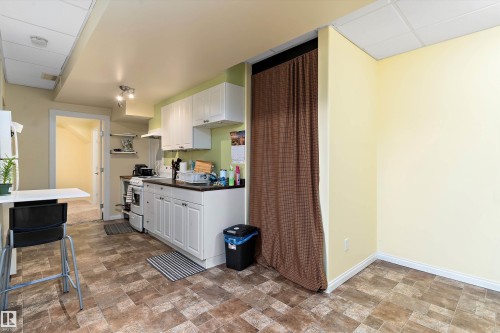 11846 125 Street, Edmonton, AB - Indoor