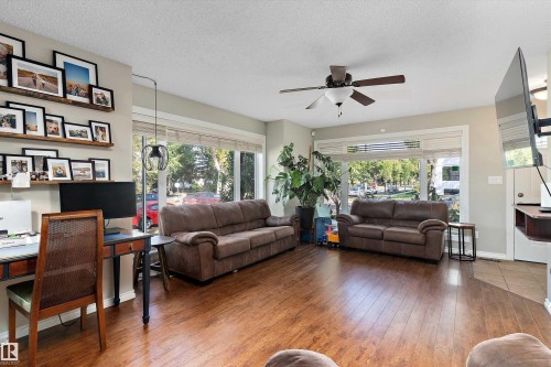 11846 125 Street, Edmonton, AB - Indoor Photo Showing Living Room
