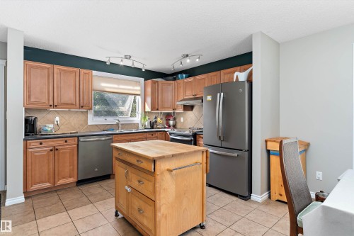 11846 125 Street, Edmonton, AB - Indoor Photo Showing Kitchen