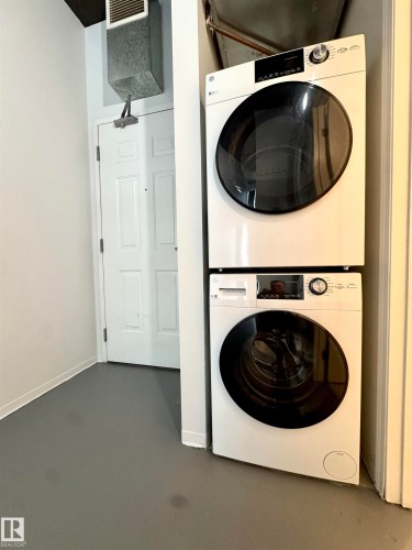 511 10024 Jasper Avenue, Edmonton, AB - Indoor Photo Showing Laundry Room