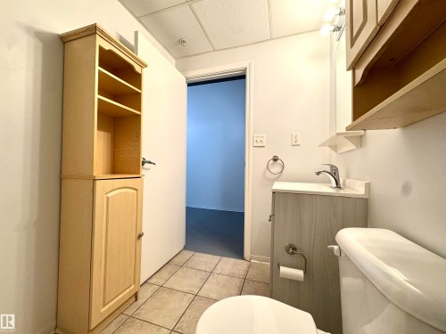511 10024 Jasper Avenue, Edmonton, AB - Indoor Photo Showing Bathroom