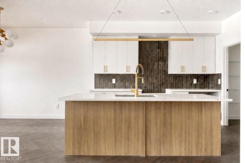 1723 Crossbill Loop, Edmonton, AB - Indoor Photo Showing Kitchen