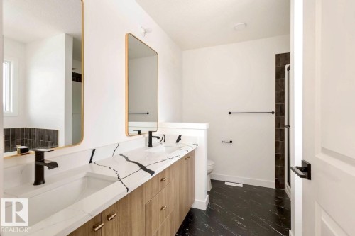 1723 Crossbill Loop, Edmonton, AB - Indoor Photo Showing Bathroom