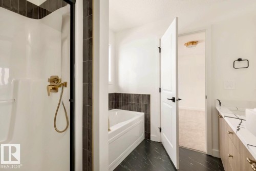 1723 Crossbill Loop, Edmonton, AB - Indoor Photo Showing Bathroom