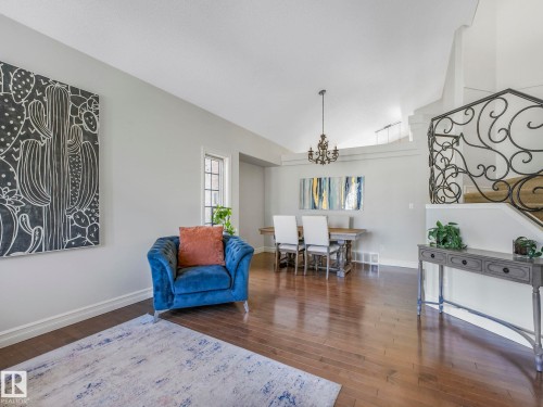 160 Carlson Close, Edmonton, AB - Indoor Photo Showing Living Room