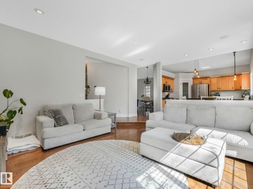 160 Carlson Close, Edmonton, AB - Indoor Photo Showing Living Room