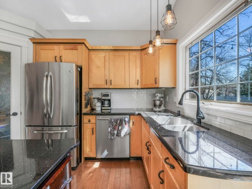 160 Carlson Close, Edmonton, AB - Indoor Photo Showing Kitchen With Double Sink
