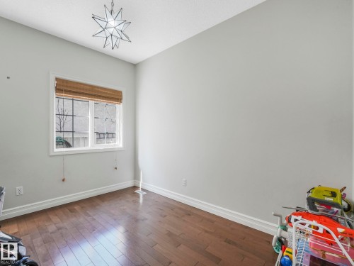 160 Carlson Close, Edmonton, AB - Indoor Photo Showing Other Room