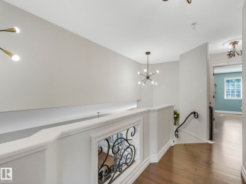 160 Carlson Close, Edmonton, AB - Indoor Photo Showing Other Room