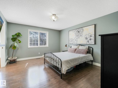 160 Carlson Close, Edmonton, AB - Indoor Photo Showing Bedroom