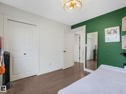 160 Carlson Close, Edmonton, AB - Indoor Photo Showing Bedroom