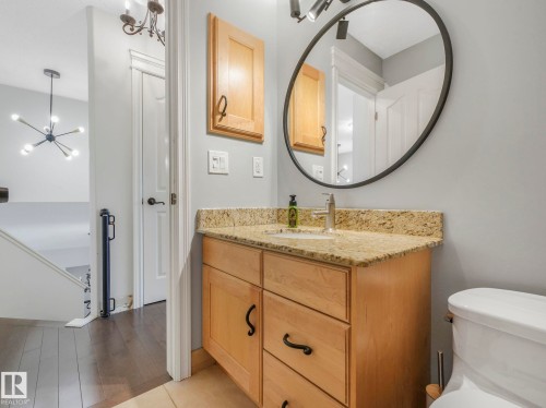 160 Carlson Close, Edmonton, AB - Indoor Photo Showing Bathroom