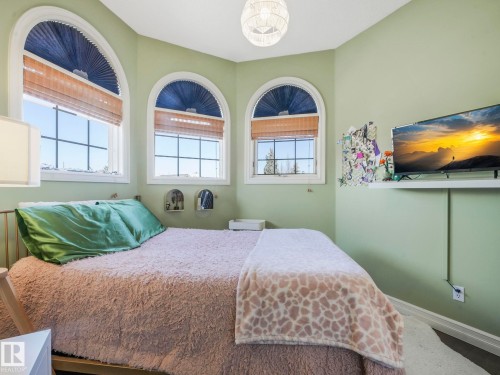 160 Carlson Close, Edmonton, AB - Indoor Photo Showing Bedroom
