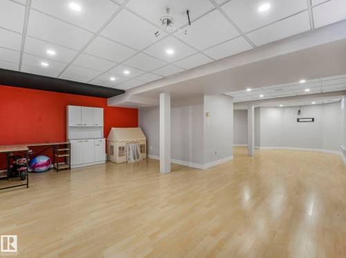 160 Carlson Close, Edmonton, AB - Indoor