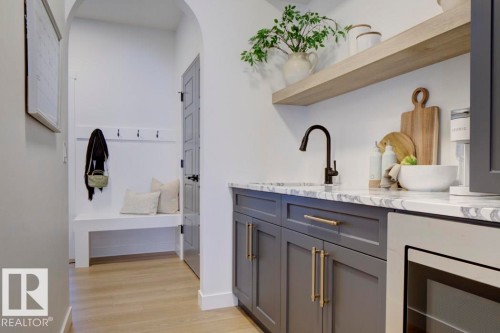 5921 Raven Crescent, Edmonton, AB - Indoor