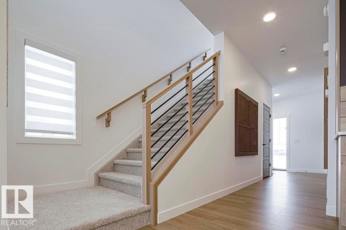 5921 Raven Crescent, Edmonton, AB - Indoor Photo Showing Other Room