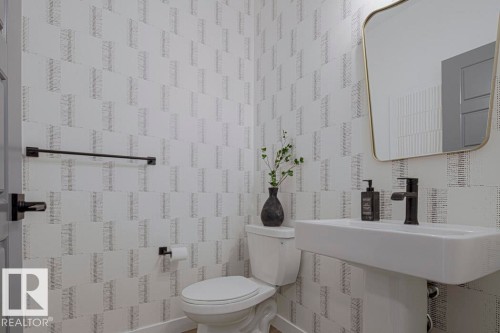 5921 Raven Crescent, Edmonton, AB - Indoor Photo Showing Bathroom