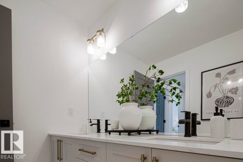 5921 Raven Crescent, Edmonton, AB - Indoor