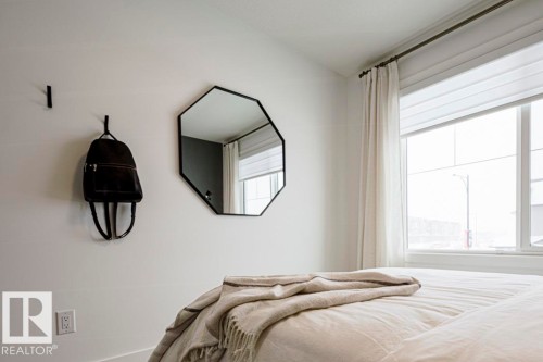 5921 Raven Crescent, Edmonton, AB - Indoor Photo Showing Bedroom