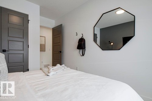 5921 Raven Crescent, Edmonton, AB - Indoor Photo Showing Bedroom