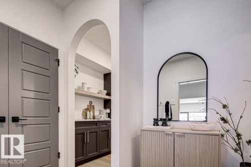 5921 Raven Crescent, Edmonton, AB - Indoor Photo Showing Other Room
