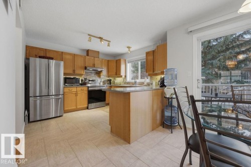 17624 96 Avenue, Edmonton, AB - Indoor Photo Showing Kitchen