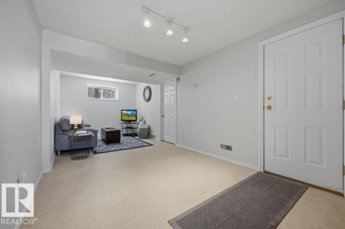 17624 96 Avenue, Edmonton, AB - Indoor Photo Showing Other Room