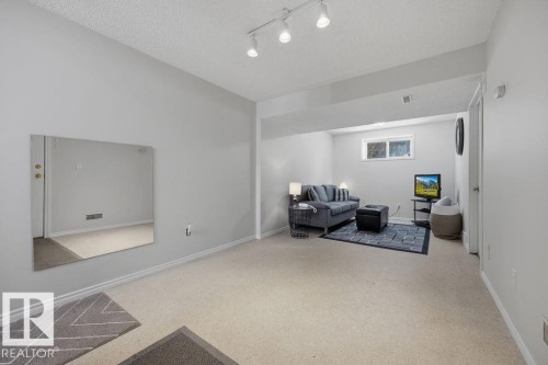 17624 96 Avenue, Edmonton, AB - Indoor