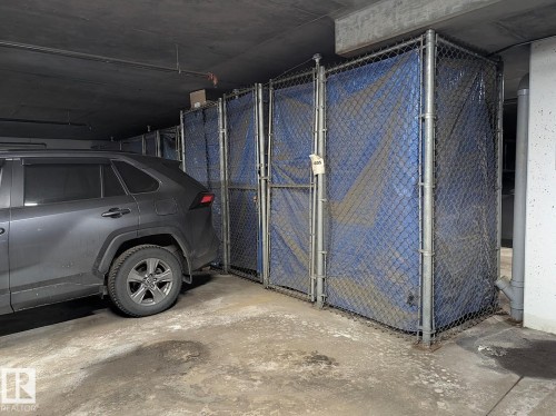 324 13111 140 Avenue, Edmonton, AB - Indoor Photo Showing Garage